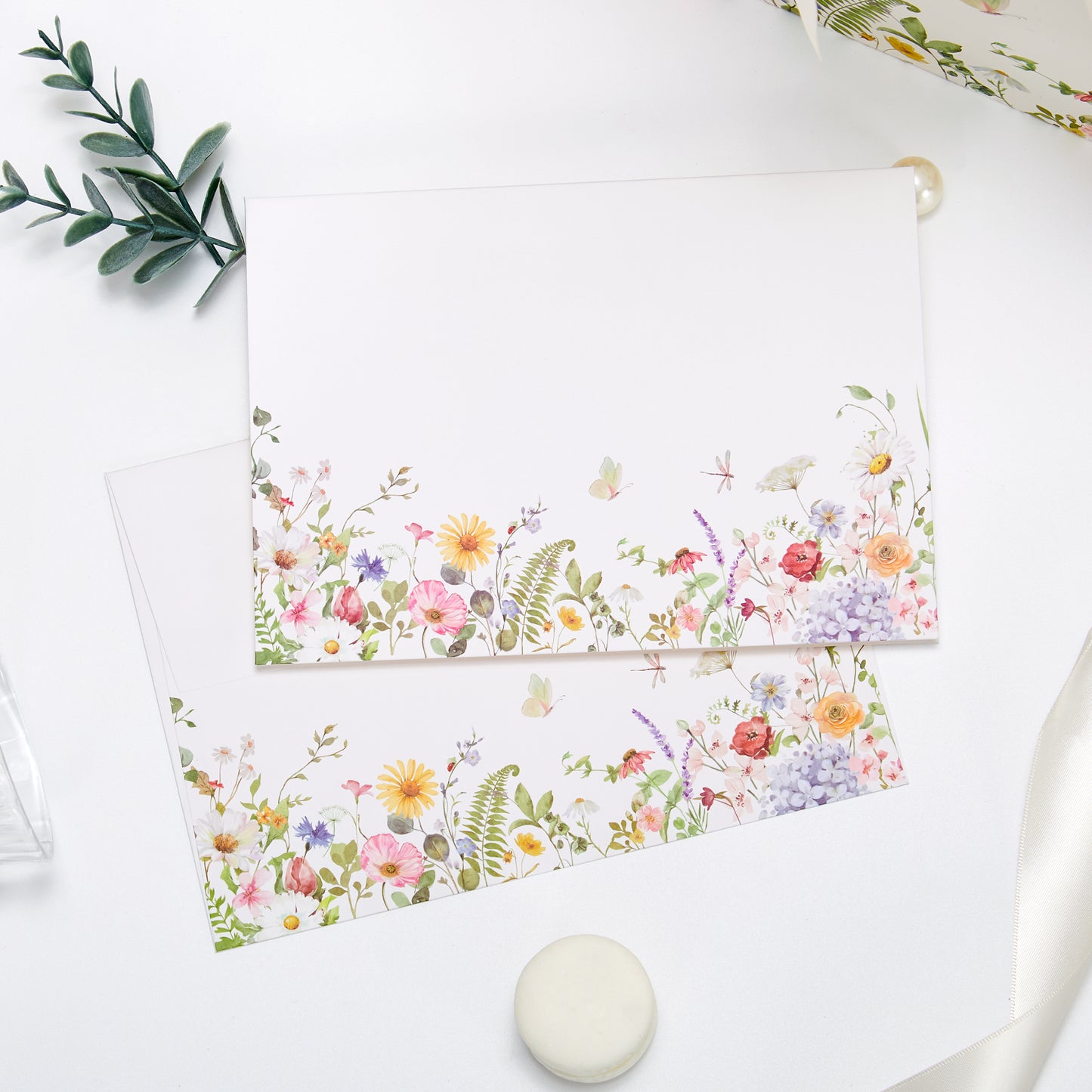 Crisky 2 Pack Wedding Gift Bag with Tissue Paper and Card, Large Gift Bags for Women, Floral Bag for Wedding, Bridal Shower, Engagement, Bachelorette, Birthday, Tea Party